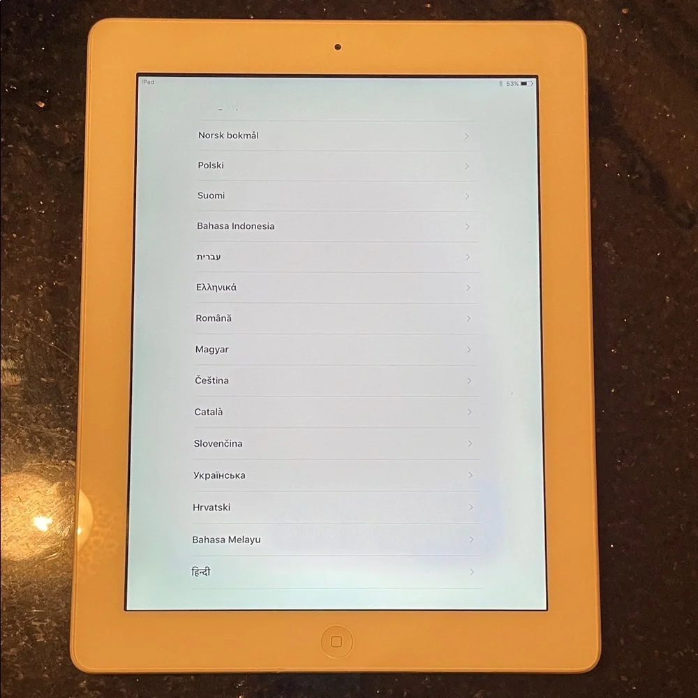 Silver ipad 4th Generation (Wi-Fi only) 64g (iPad only- no cable or plug)